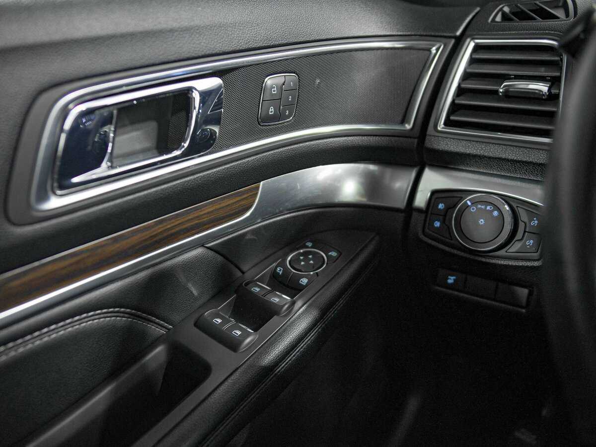 Ford Explorer с пробегом — 2018 год. Фото: #13