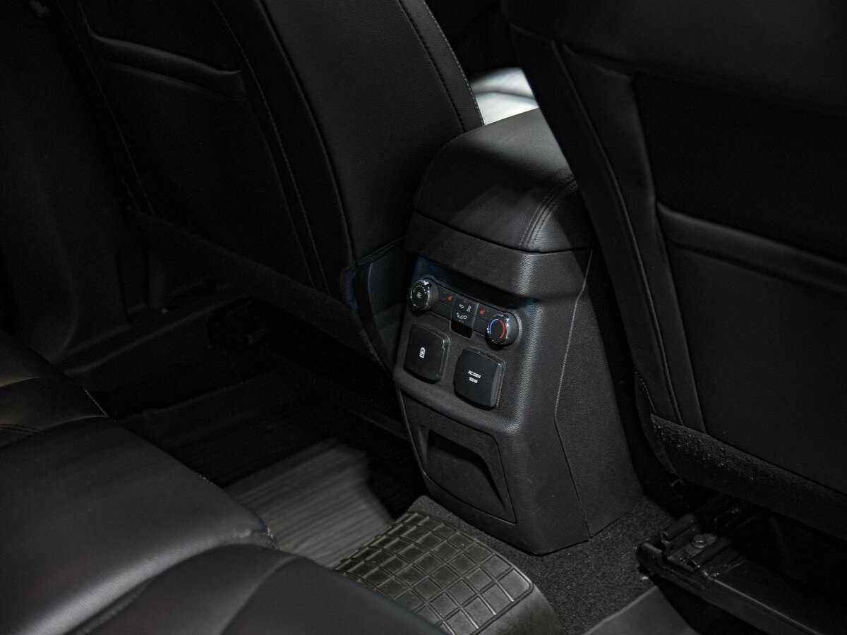Ford Explorer с пробегом — 2018 год. Фото: #17