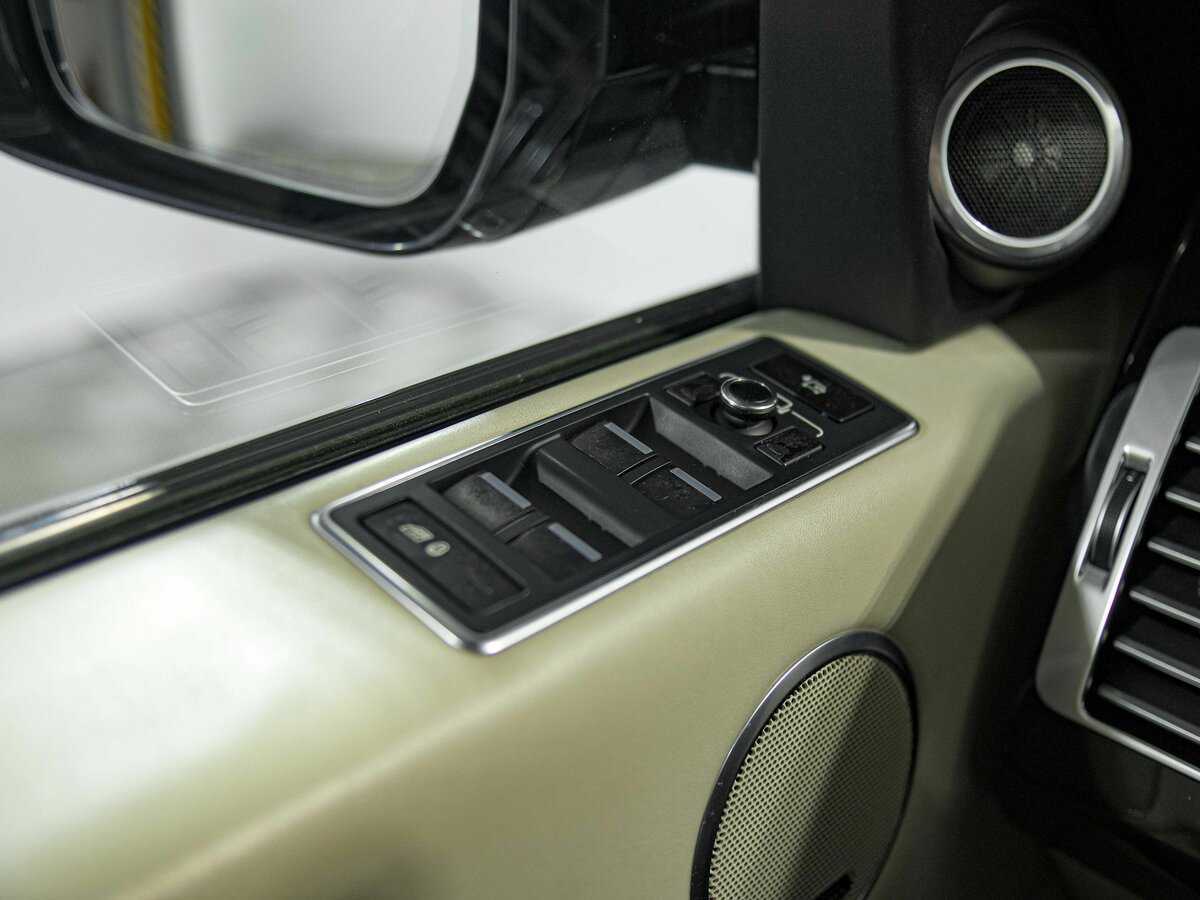 Land Rover Range Rover с пробегом — 2013 год. Фото: #14