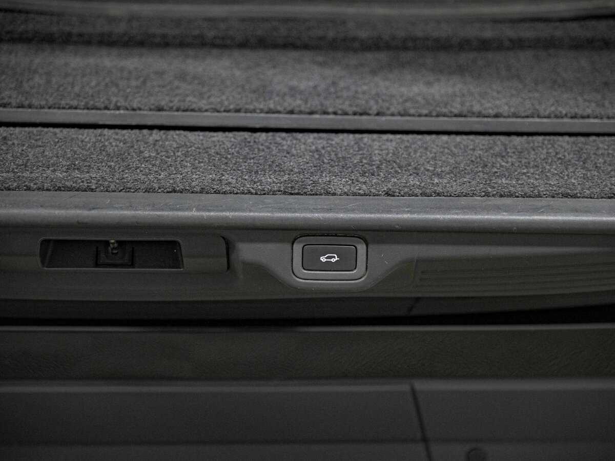 Land Rover Range Rover с пробегом — 2013 год. Фото: #18