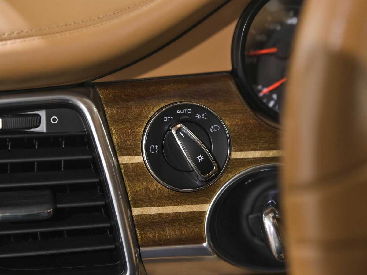 Porsche Panamera с пробегом — 2014 год. Фото: #13