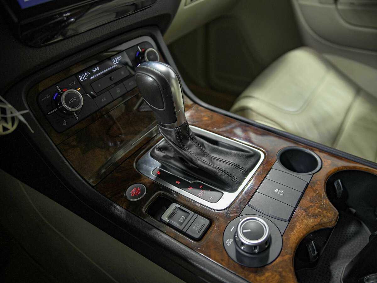 Volkswagen Touareg с пробегом — 2013 год. Фото: #11