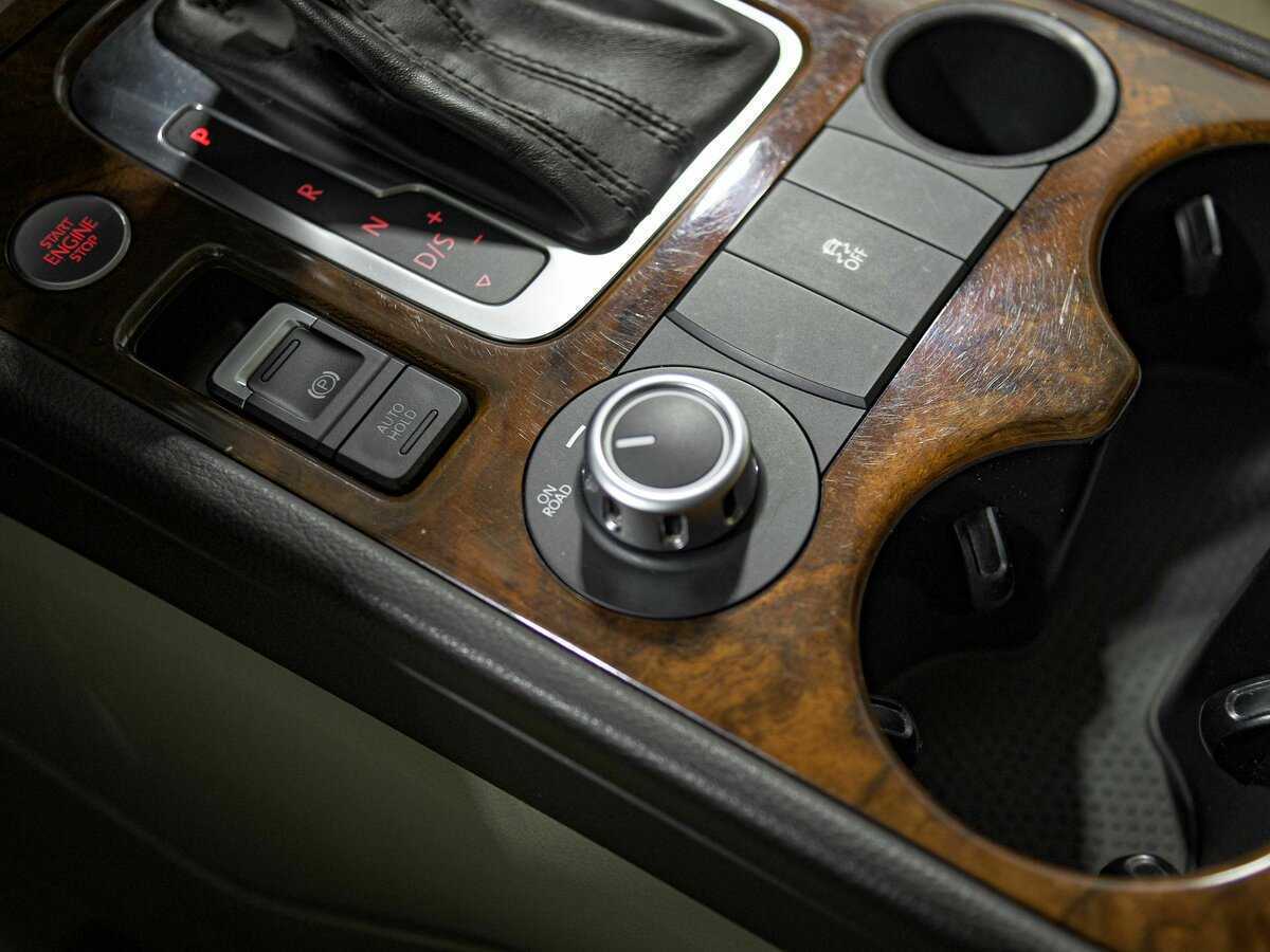 Volkswagen Touareg с пробегом — 2013 год. Фото: #12