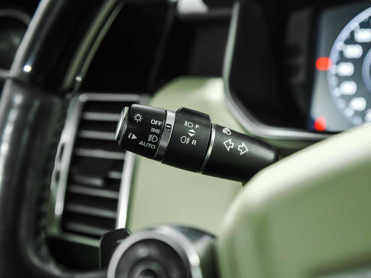 Land Rover Range Rover с пробегом — 2017 год. Фото: #6