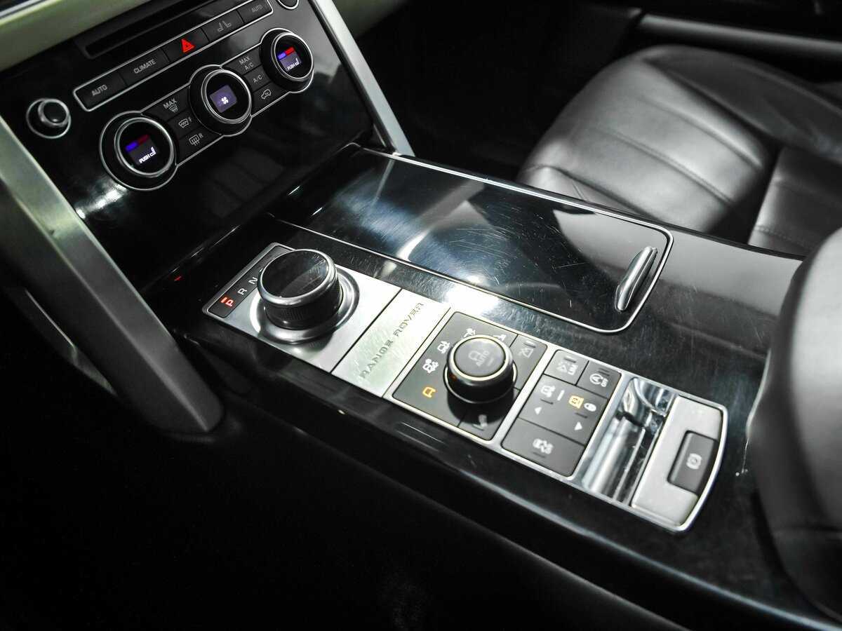 Land Rover Range Rover с пробегом — 2017 год. Фото: #12