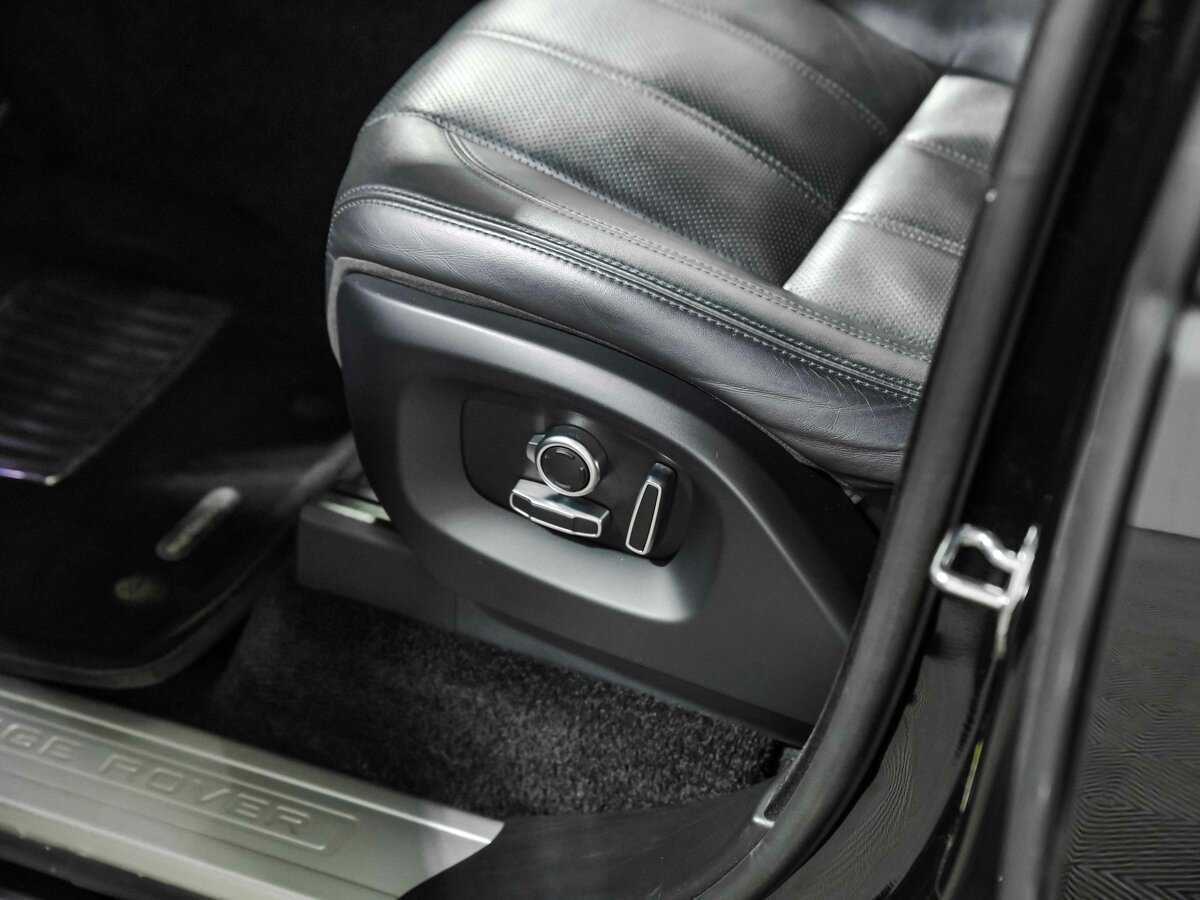 Land Rover Range Rover с пробегом — 2017 год. Фото: #16