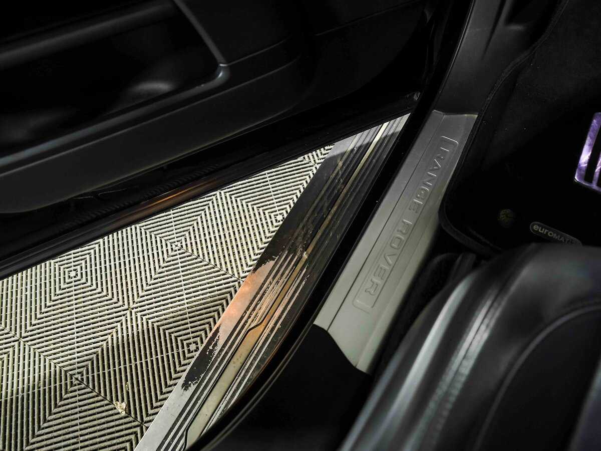 Land Rover Range Rover с пробегом — 2017 год. Фото: #17