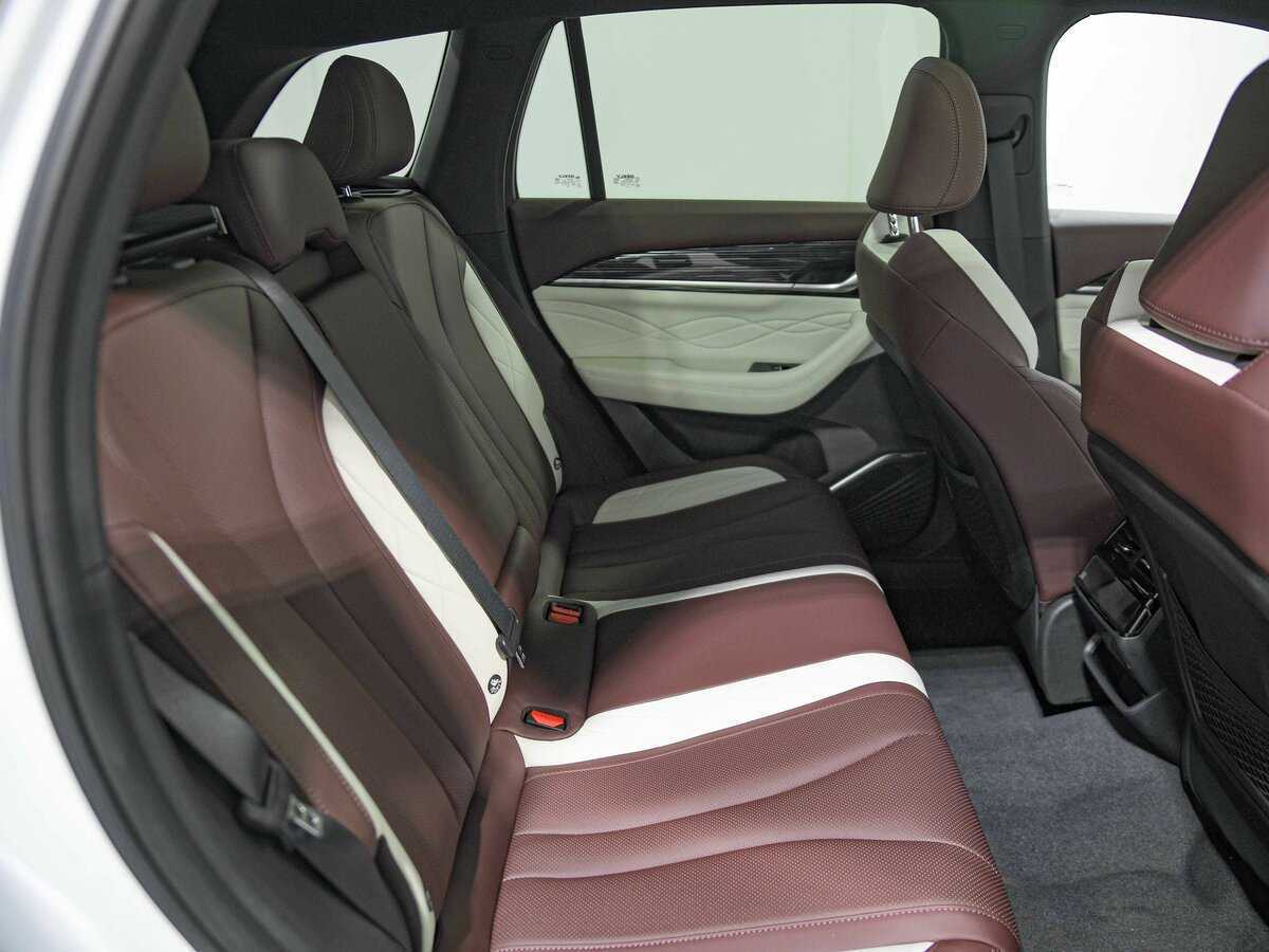 Geely Monjaro с пробегом — 2024 год. Фото: #17