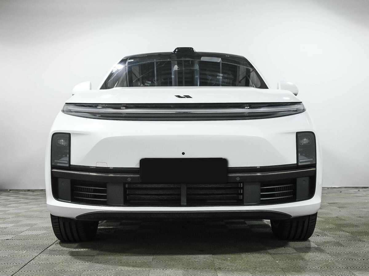 LiXiang L7 с пробегом — 2024 год. Фото: #1