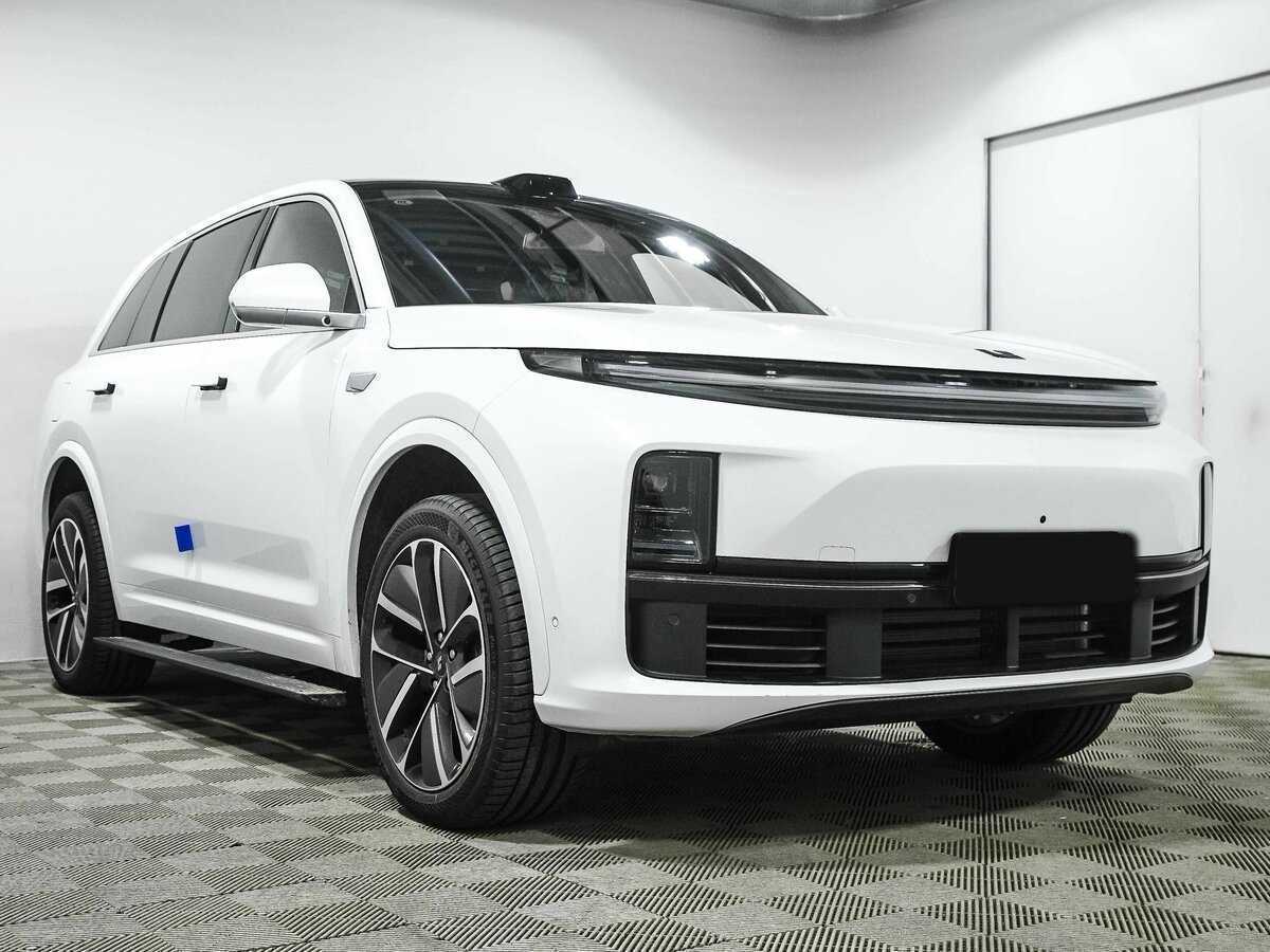 LiXiang L7 с пробегом — 2024 год. Фото: #2