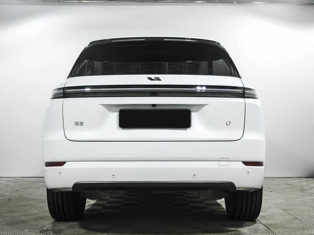 LiXiang L7 с пробегом — 2024 год. Фото: #4