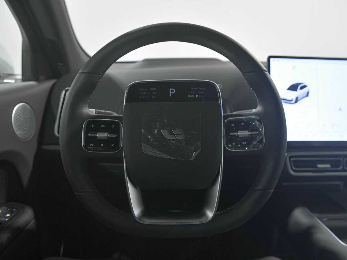 LiXiang L7 с пробегом — 2024 год. Фото: #8