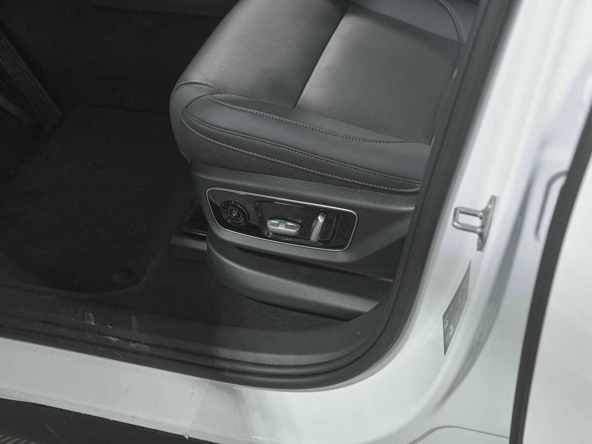 LiXiang L7 с пробегом — 2024 год. Фото: #14