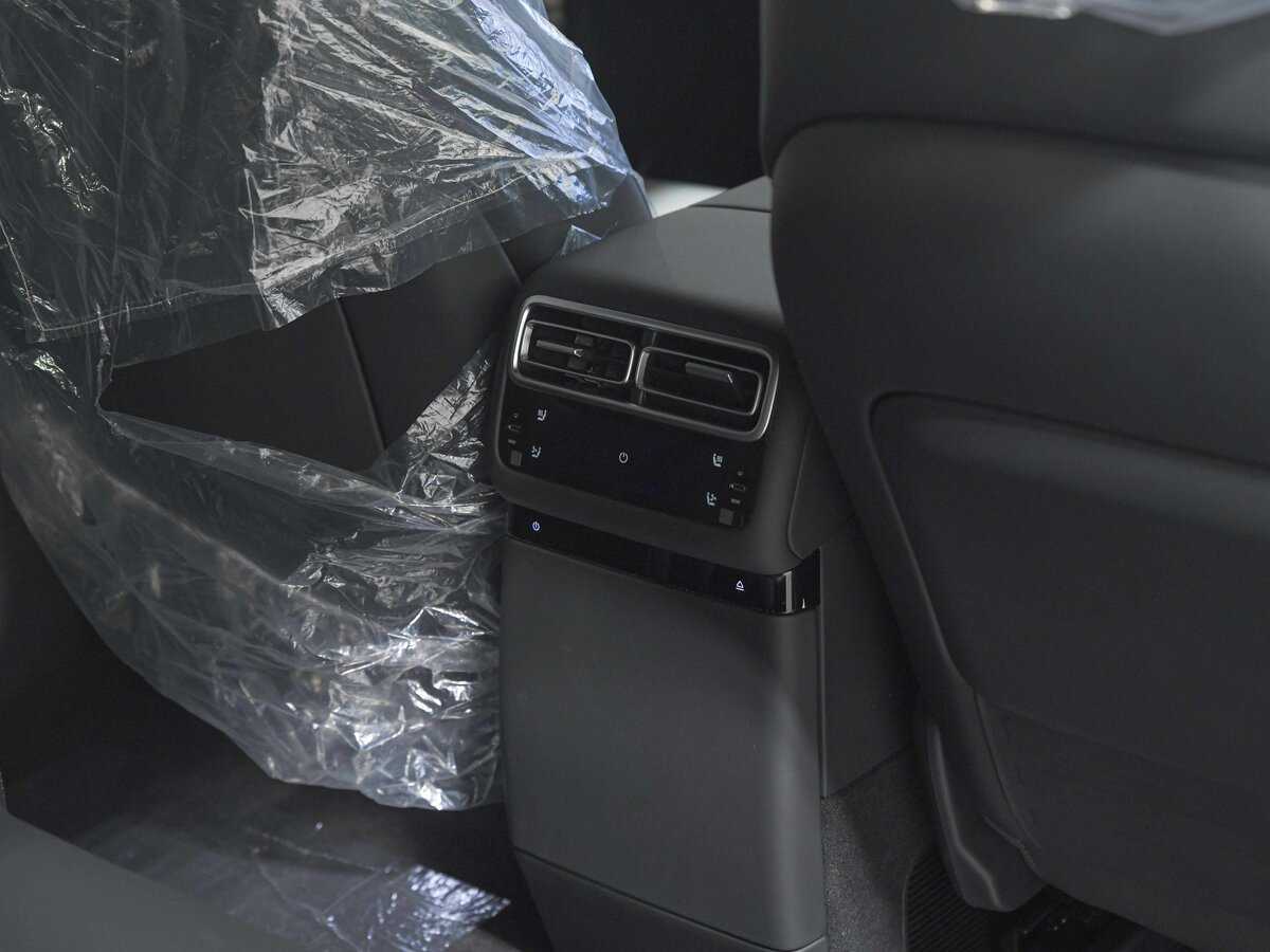 LiXiang L7 с пробегом — 2024 год. Фото: #18