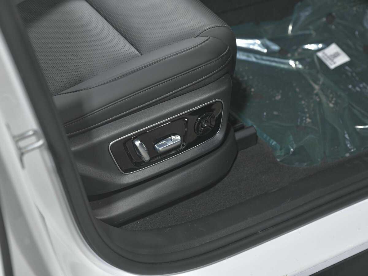 LiXiang L7 с пробегом — 2024 год. Фото: #20