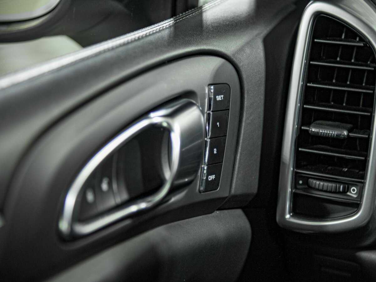 Porsche Cayenne с пробегом — 2012 год. Фото: #14