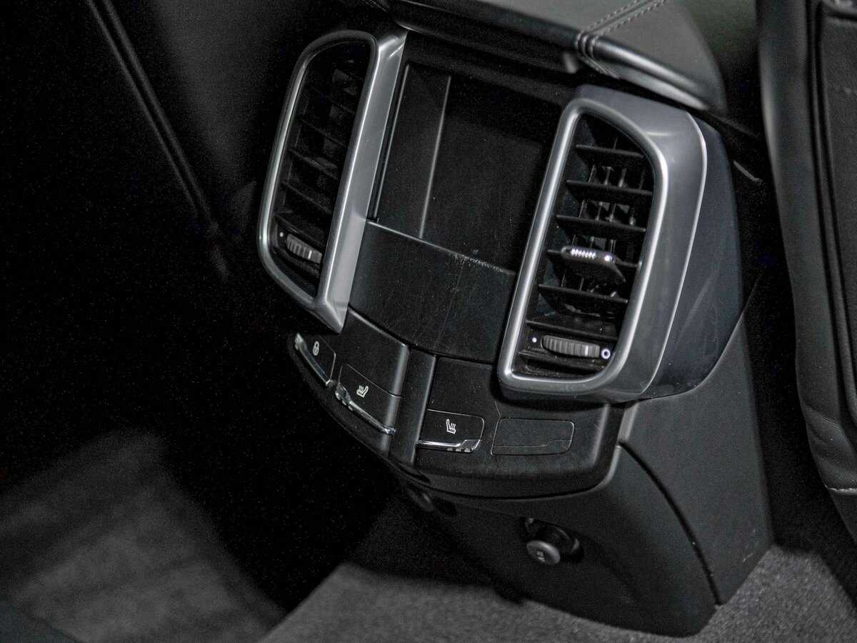 Porsche Cayenne с пробегом — 2012 год. Фото: #19