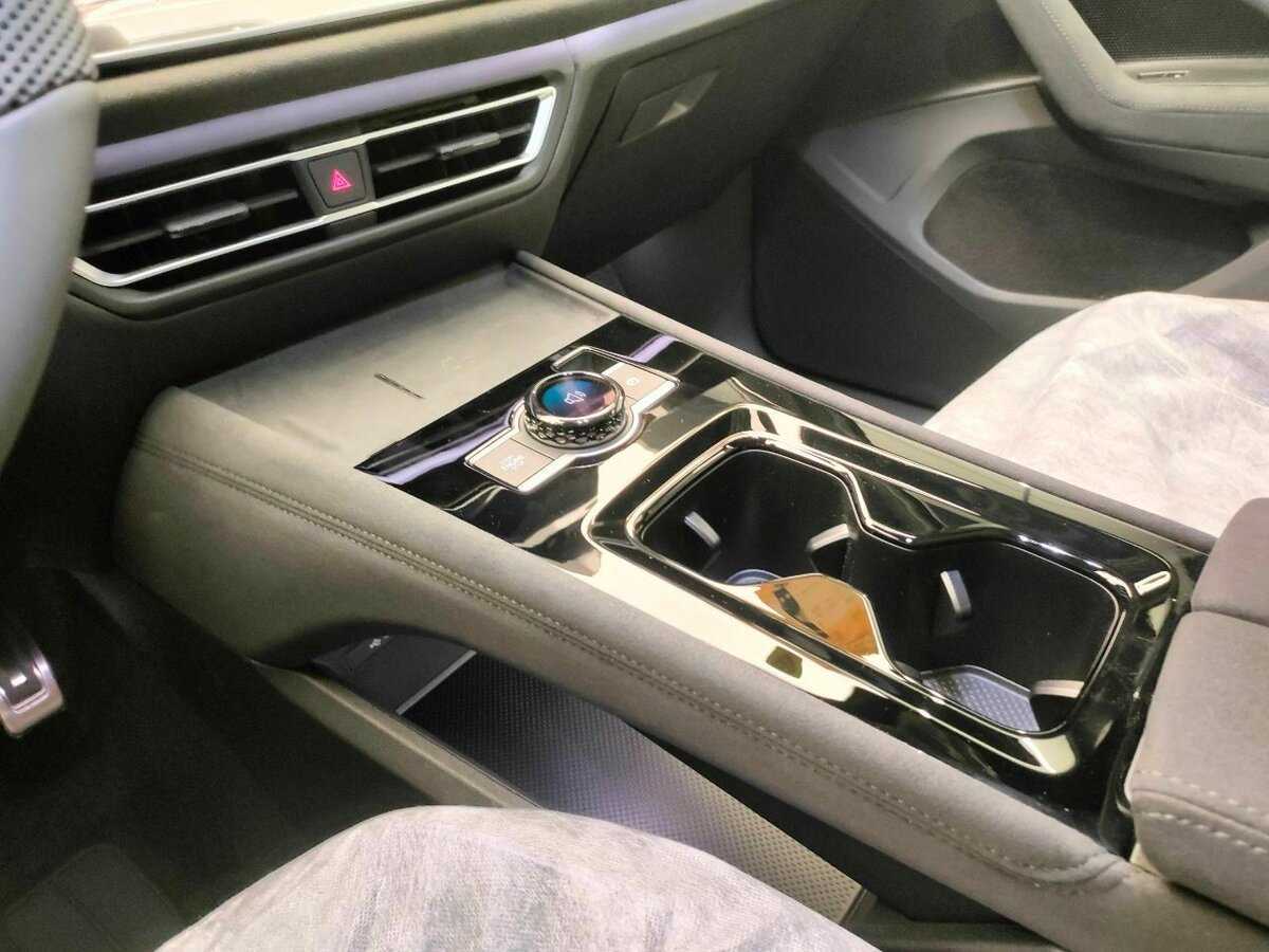 Volkswagen Tiguan с пробегом — 2024 год. Фото: #10