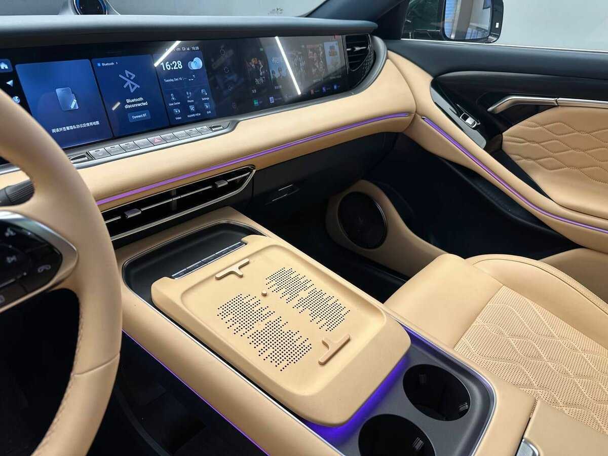 Voyah Free с пробегом — 2024 год. Фото: #7