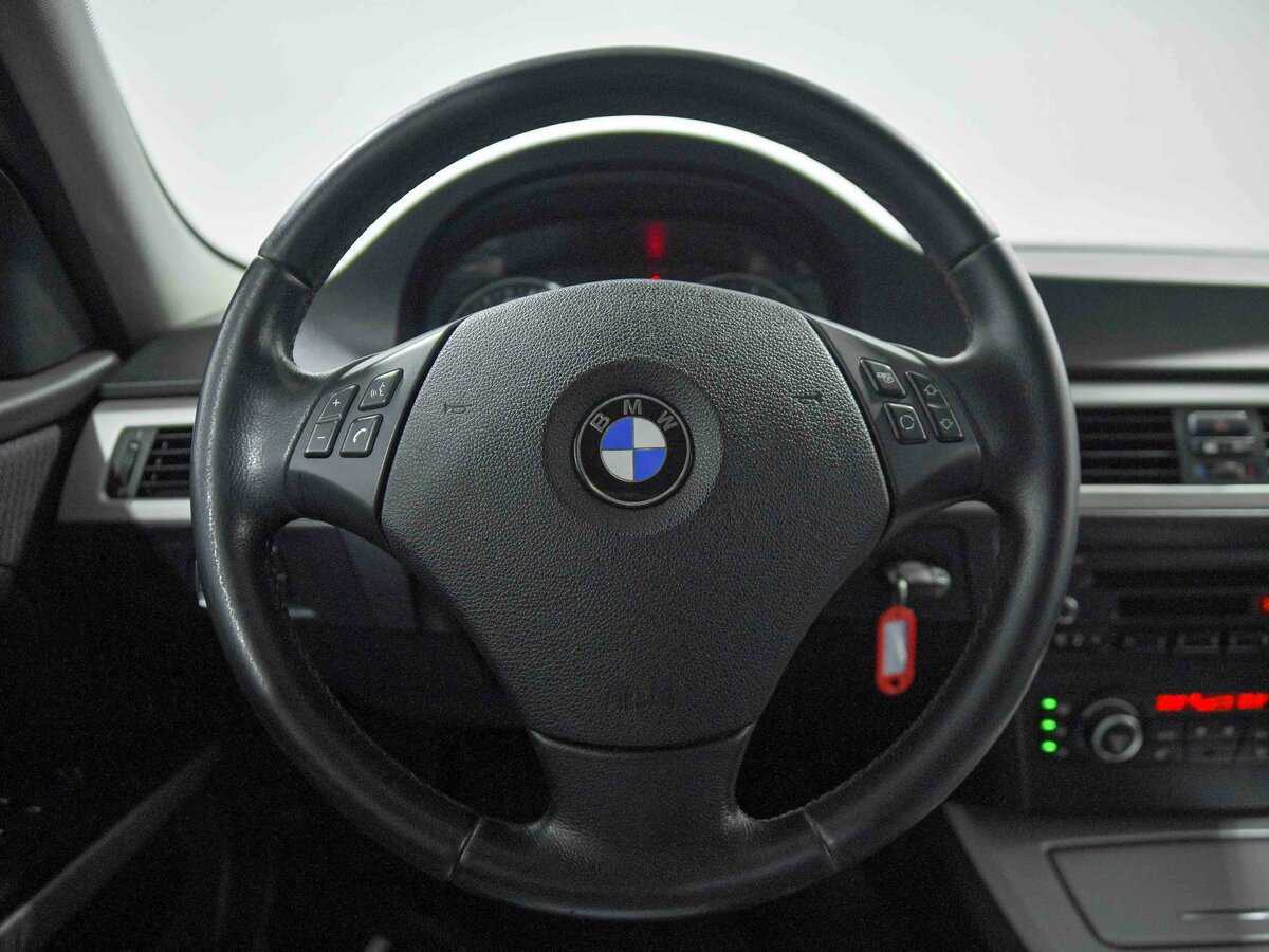 BMW 3 серии с пробегом — 2011 год. Фото: #6