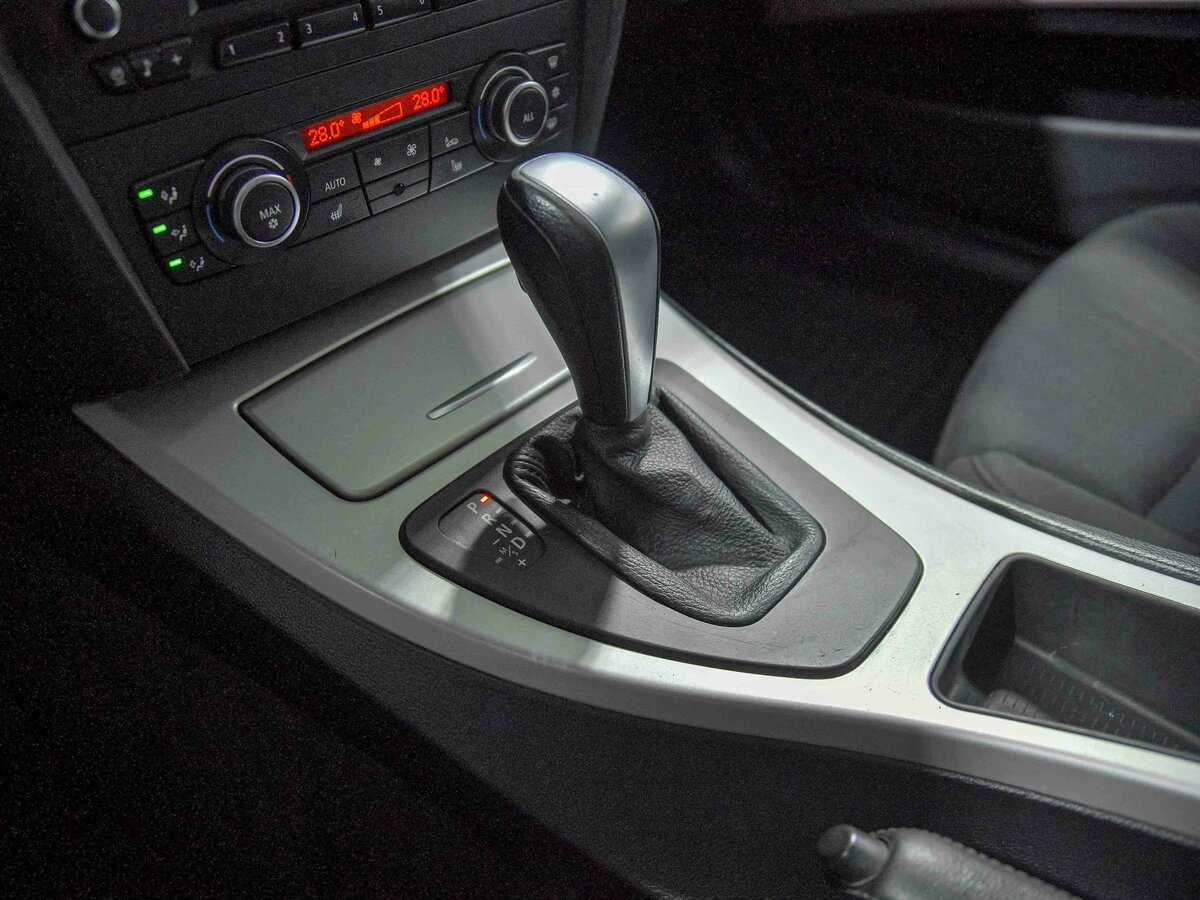 BMW 3 серии с пробегом — 2011 год. Фото: #8