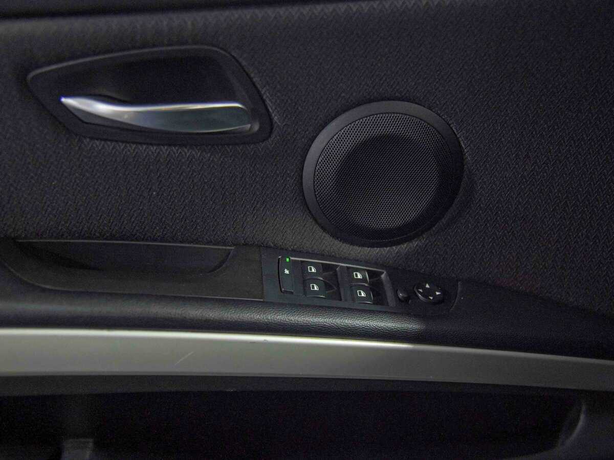 BMW 3 серии с пробегом — 2011 год. Фото: #9