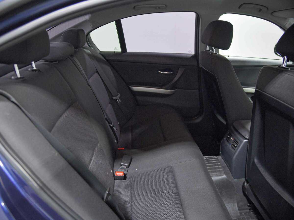 BMW 3 серии с пробегом — 2011 год. Фото: #10