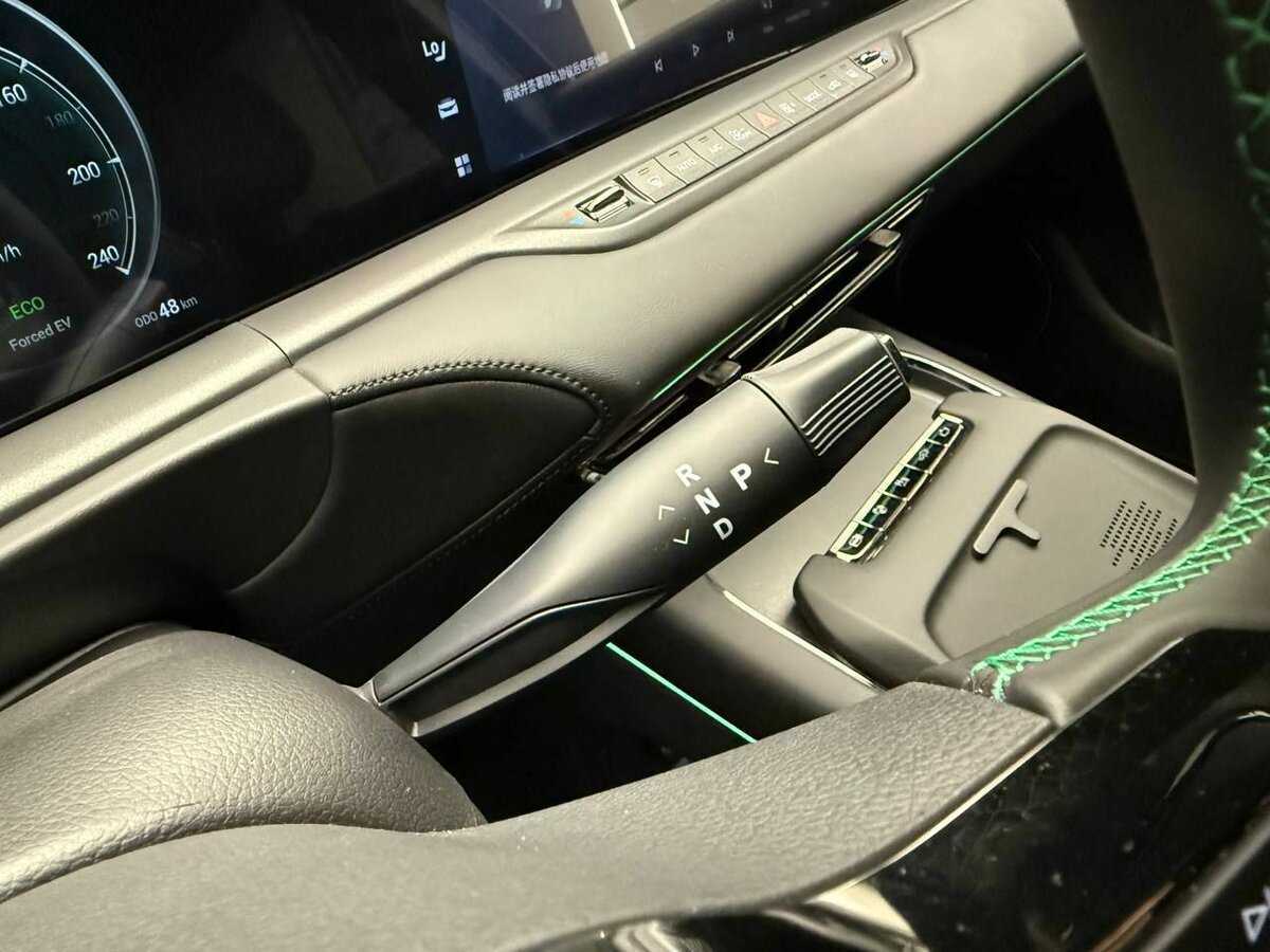 Voyah Free с пробегом — 2024 год. Фото: #7