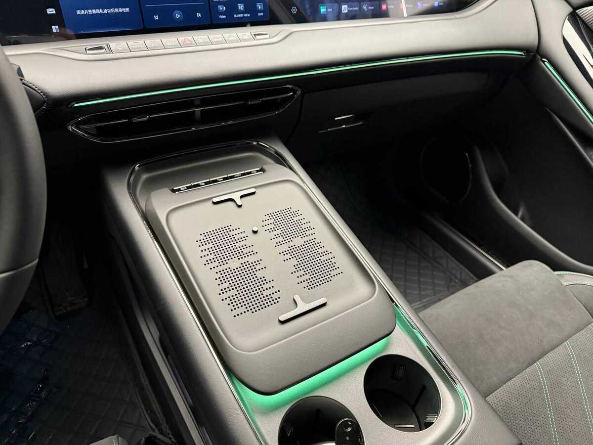 Voyah Free с пробегом — 2024 год. Фото: #11