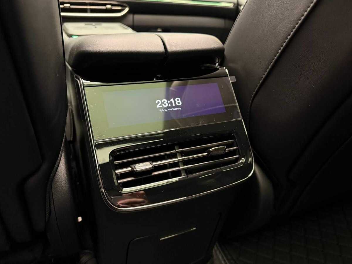 Voyah Free с пробегом — 2024 год. Фото: #19