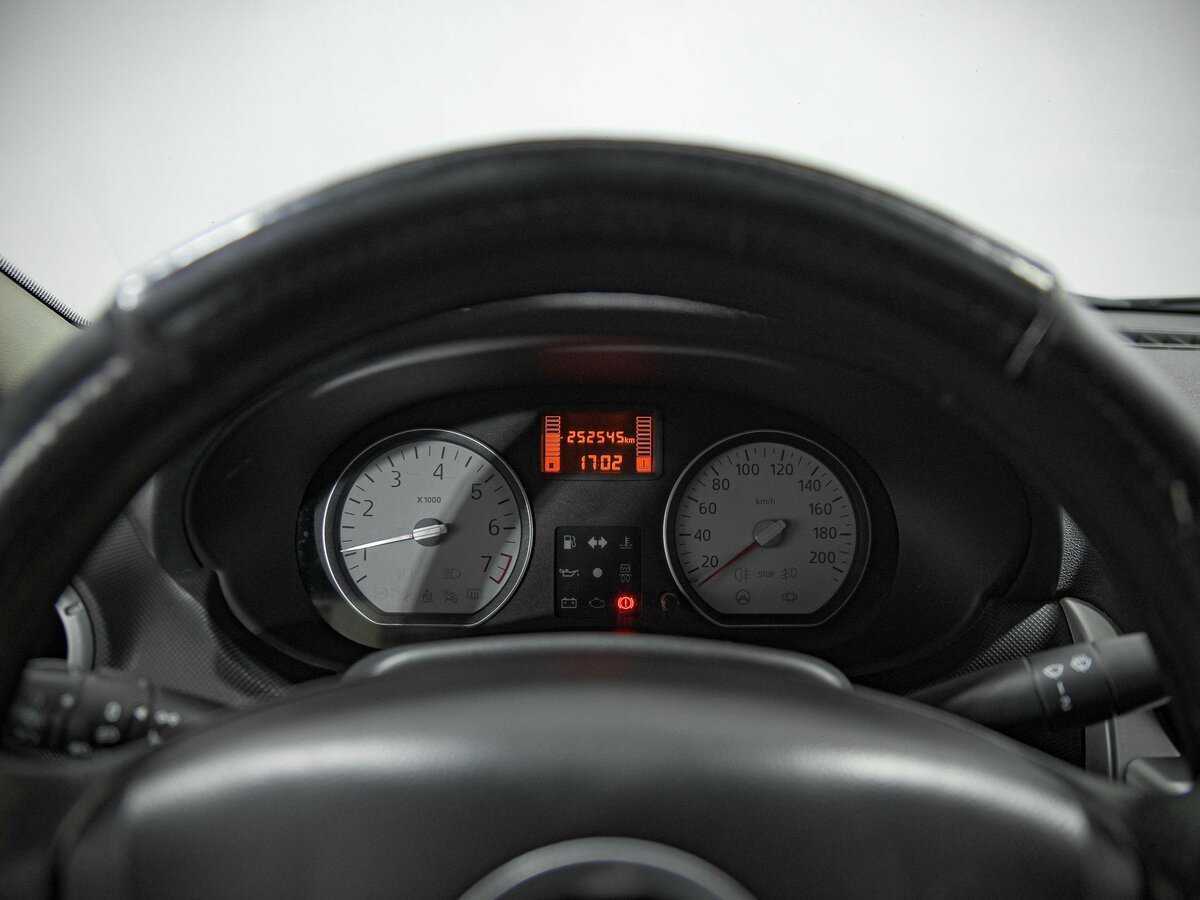 Renault Logan с пробегом — 2010 год. Фото: #5