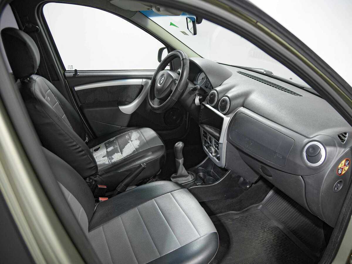 Renault Logan с пробегом — 2010 год. Фото: #10