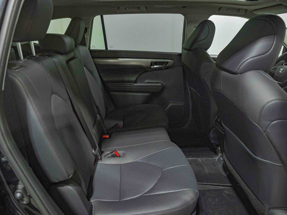 Toyota Highlander с пробегом — 2024 год. Фото: #15