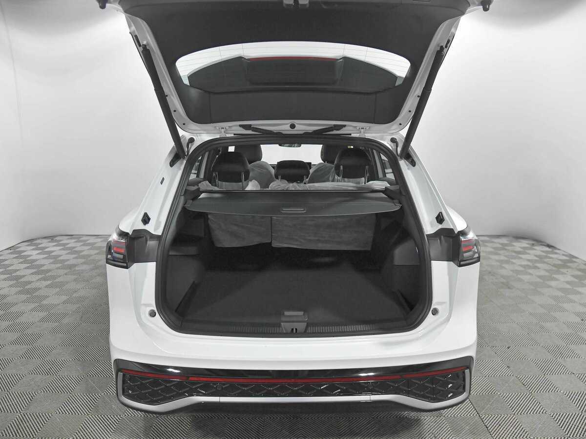 Volkswagen Tiguan с пробегом — 2024 год. Фото: #22