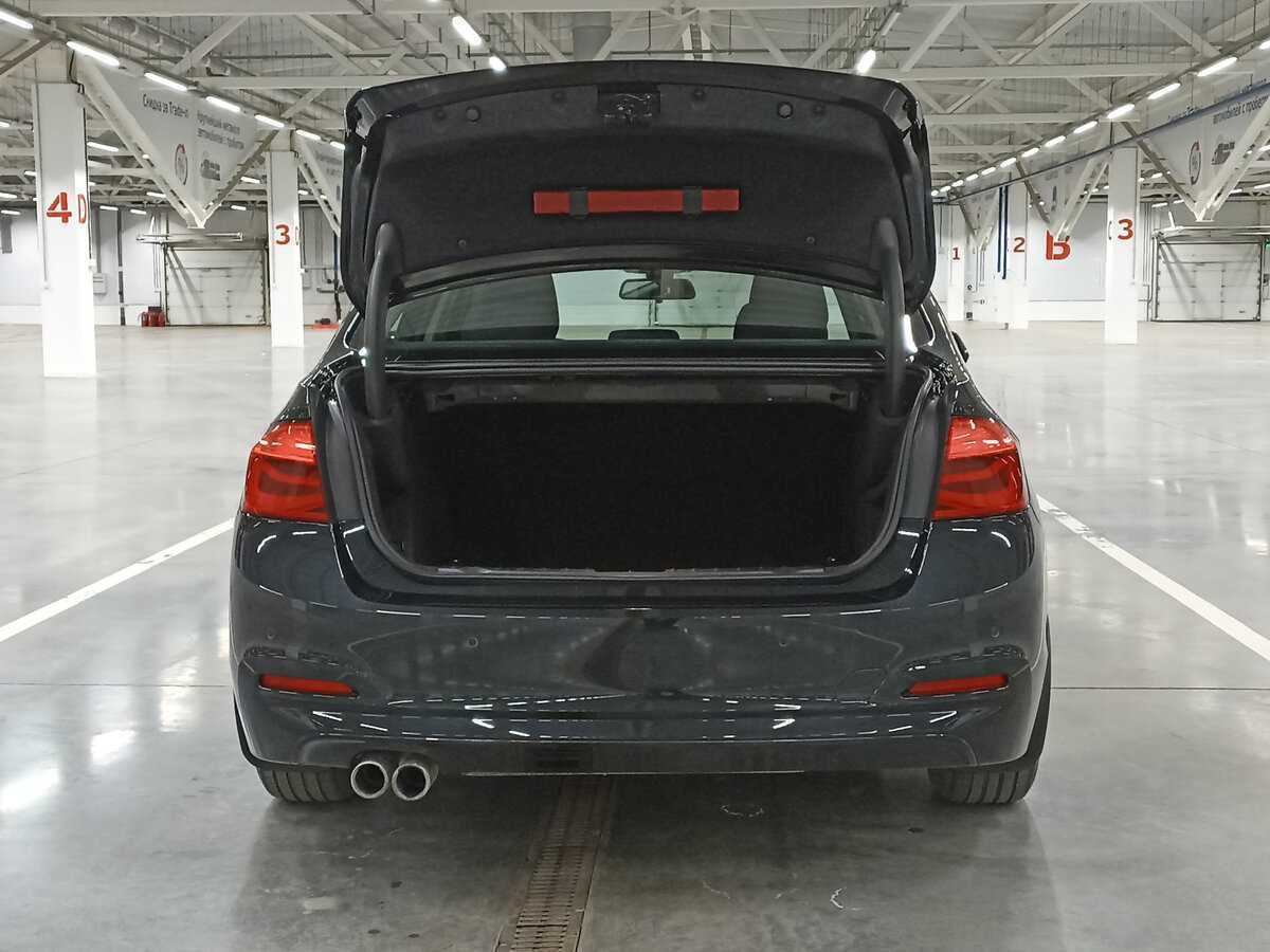 BMW 3 серии с пробегом — 2016 год. Фото: #9