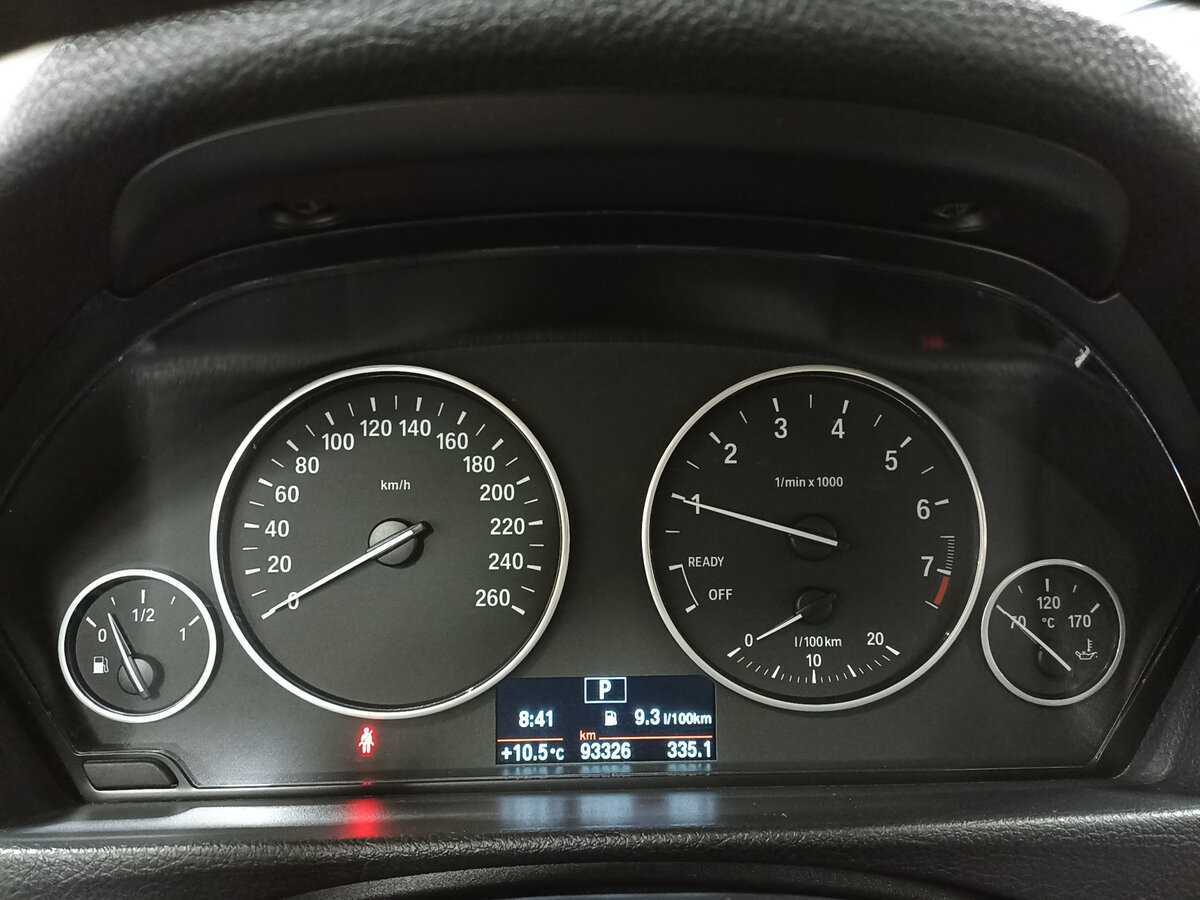 BMW 3 серии с пробегом — 2016 год. Фото: #12