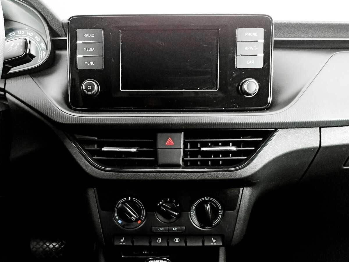 Skoda Rapid с пробегом — 2021 год. Фото: #14
