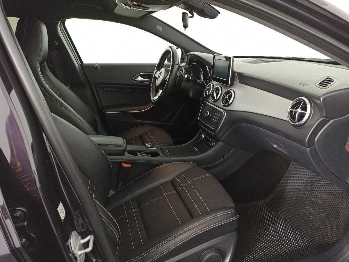 Mercedes-Benz GLA с пробегом — 2015 год. Фото: #10