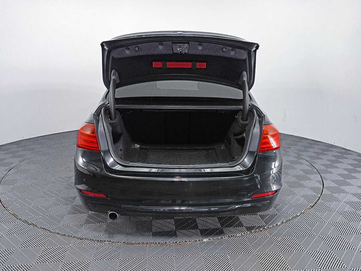 BMW 3 серии с пробегом — 2014 год. Фото: #9