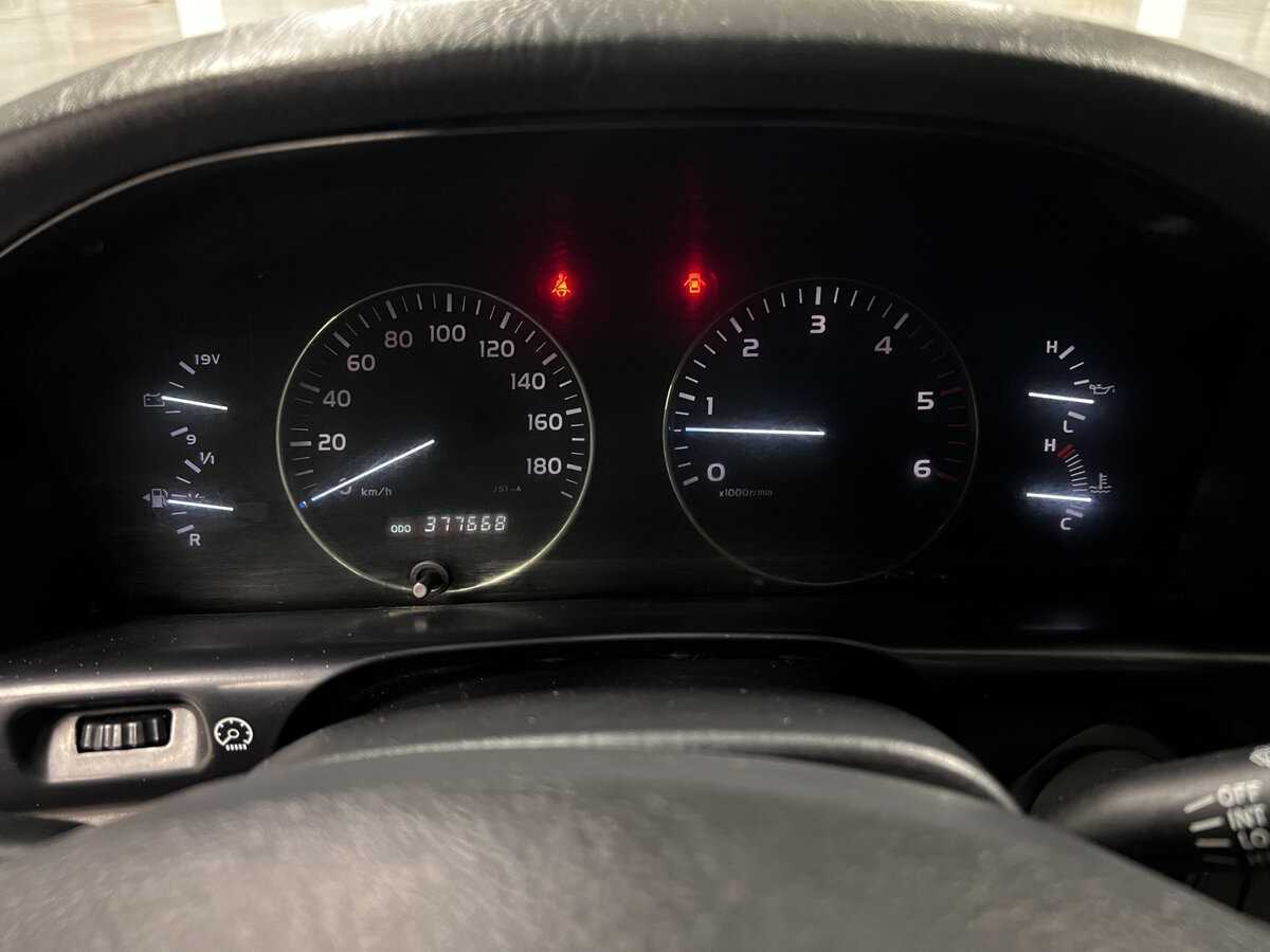 Toyota Land Cruiser с пробегом — 2006 год. Фото: #12