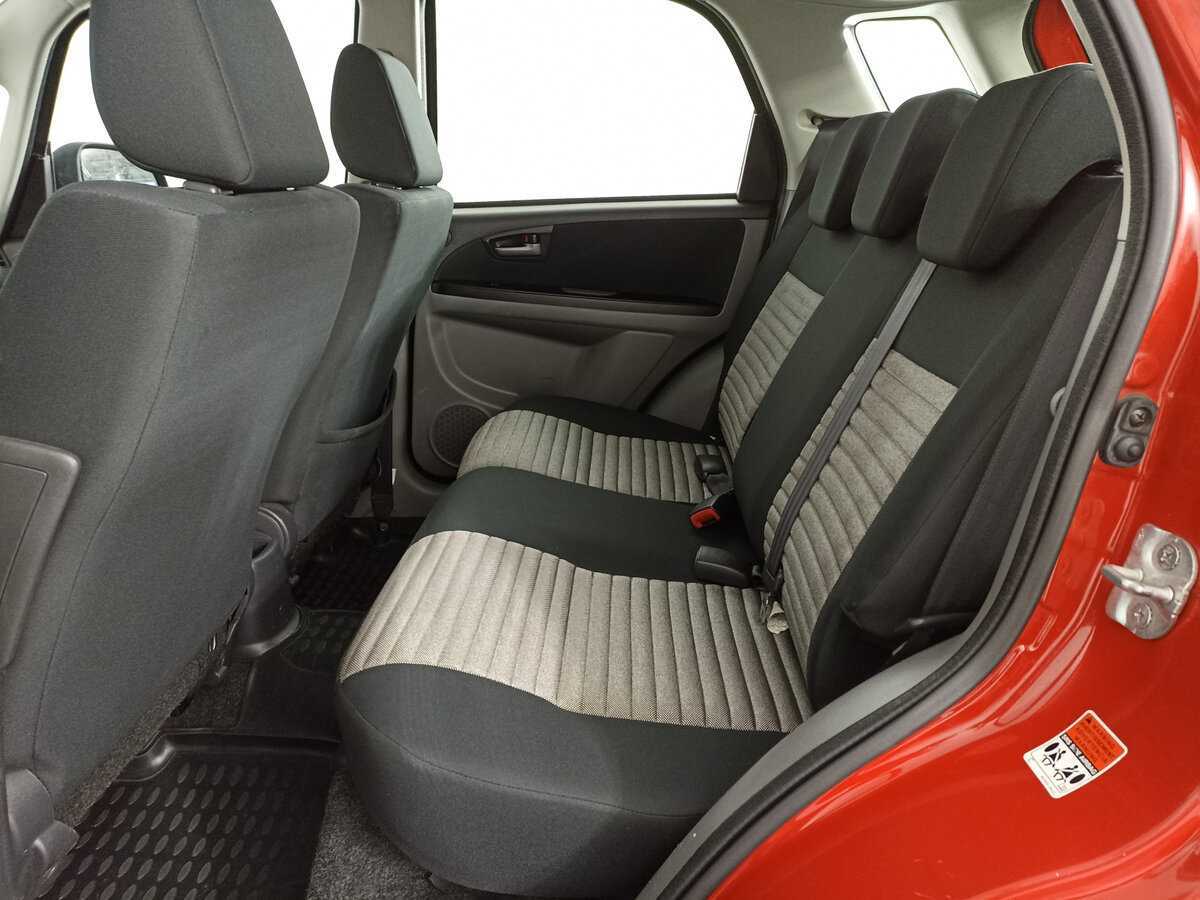 Suzuki SX4 с пробегом — 2008 год. Фото: #11