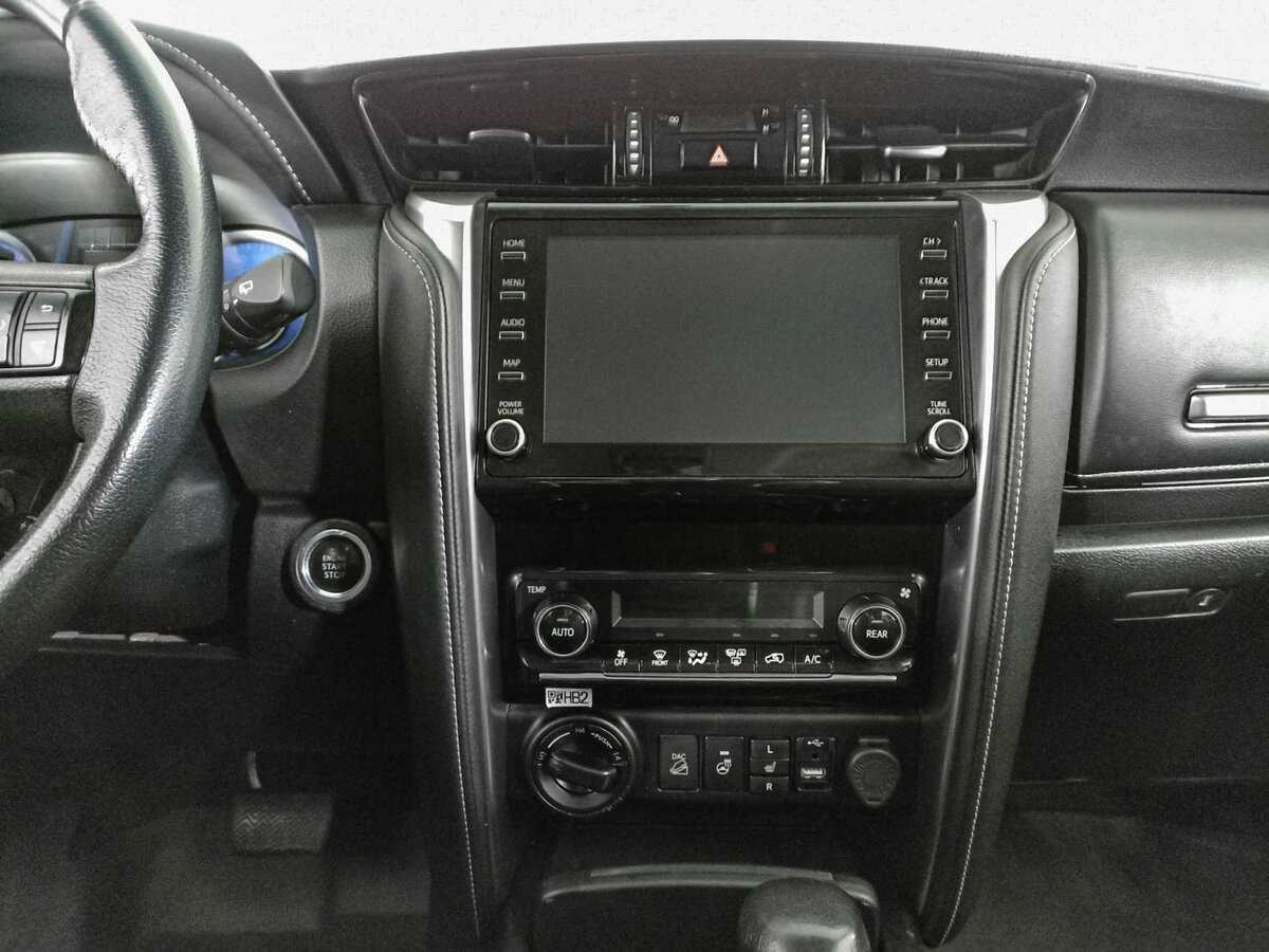 Toyota Fortuner с пробегом — 2020 год. Фото: #10