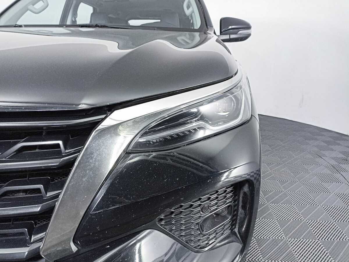 Toyota Fortuner с пробегом — 2020 год. Фото: #12