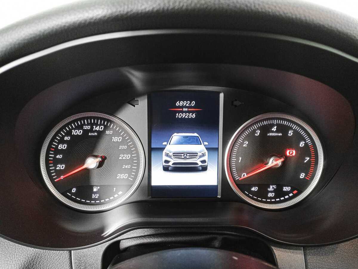 Mercedes-Benz GLC с пробегом — 2017 год. Фото: #9