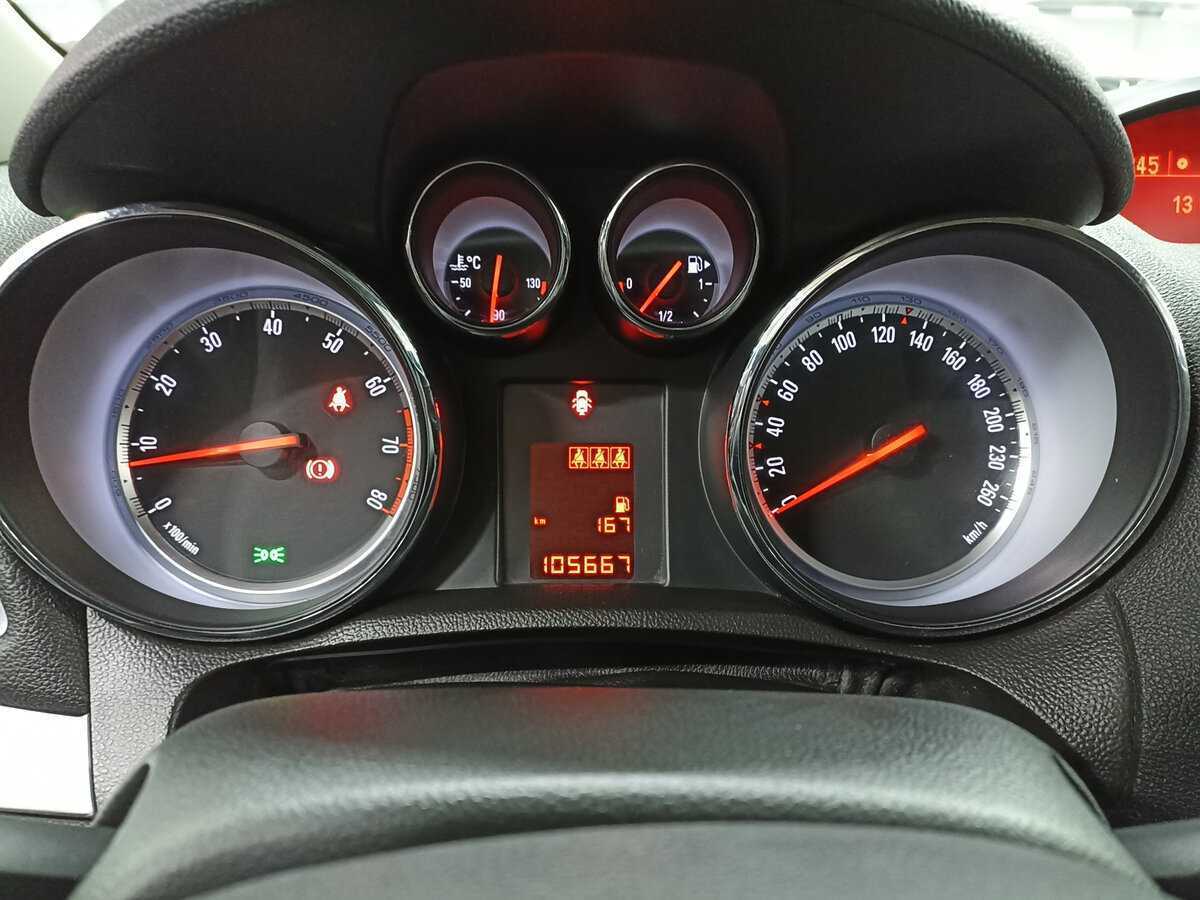 Opel Mokka с пробегом — 2014 год. Фото: #12