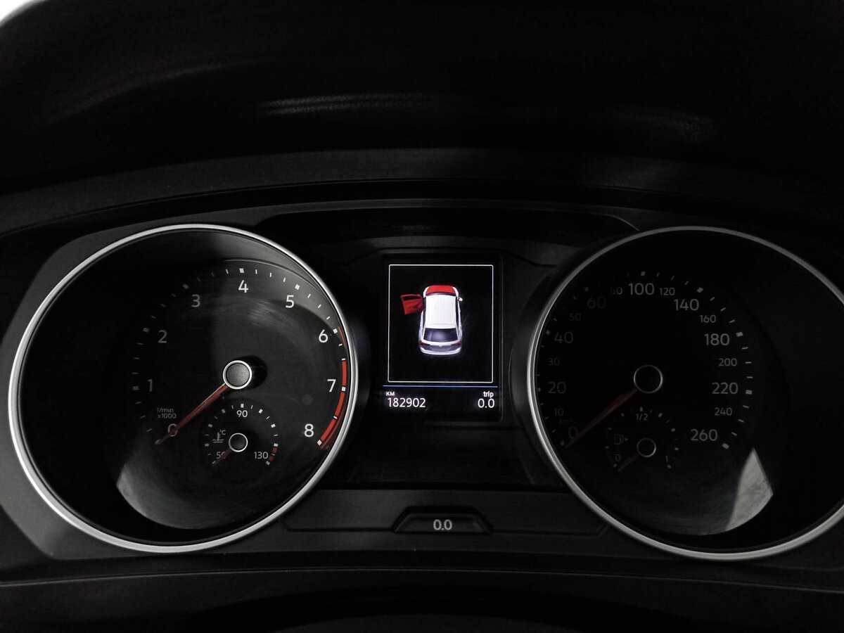 Volkswagen Tiguan с пробегом — 2017 год. Фото: #12