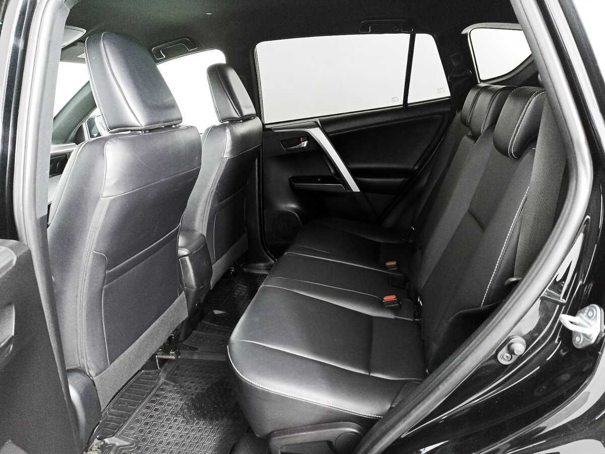 Toyota RAV4 с пробегом — 2019 год. Фото: #8