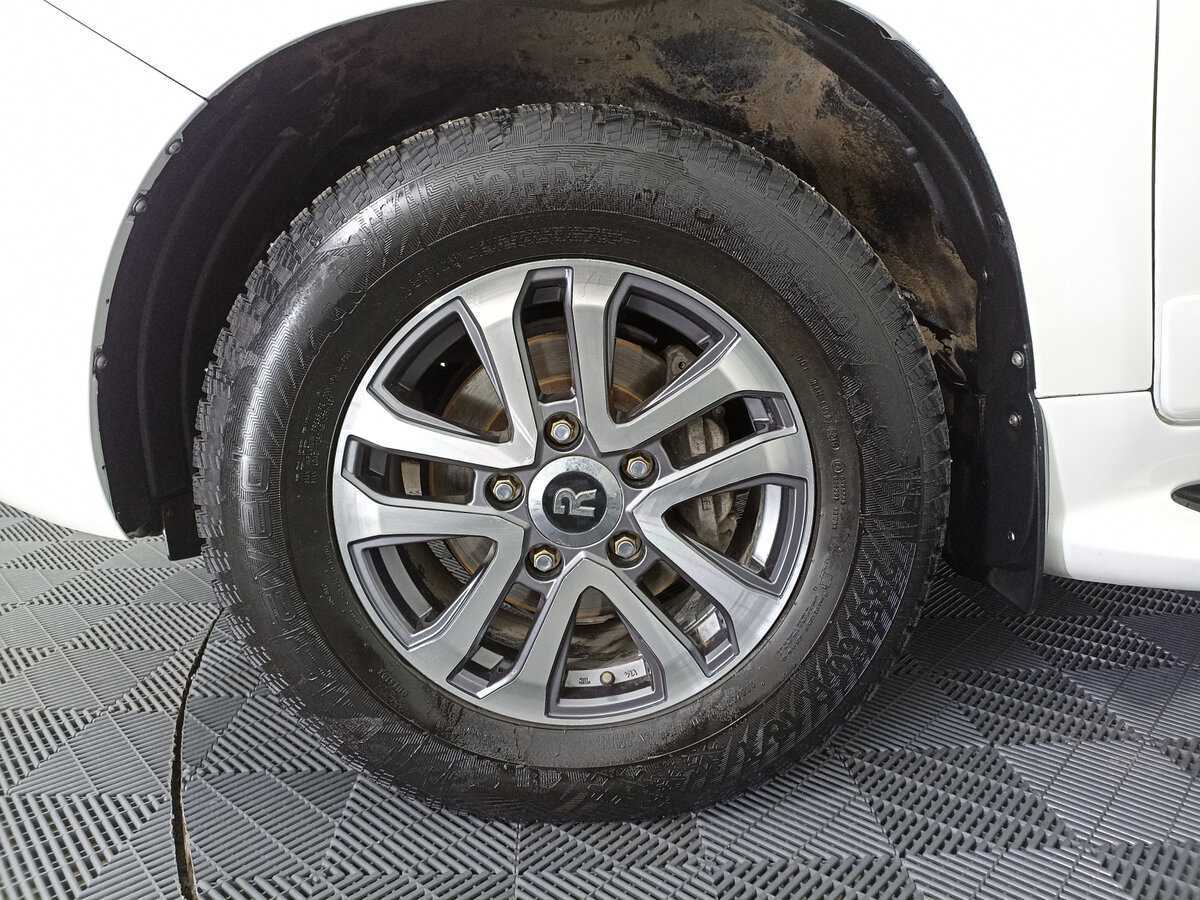 Toyota Land Cruiser с пробегом — 2015 год. Фото: #17