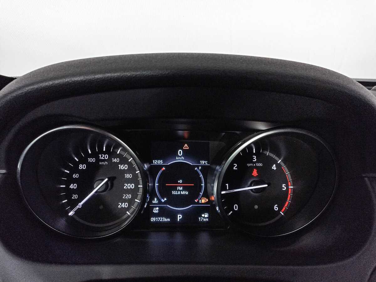 Land Rover Discovery Sport с пробегом — 2018 год. Фото: #10