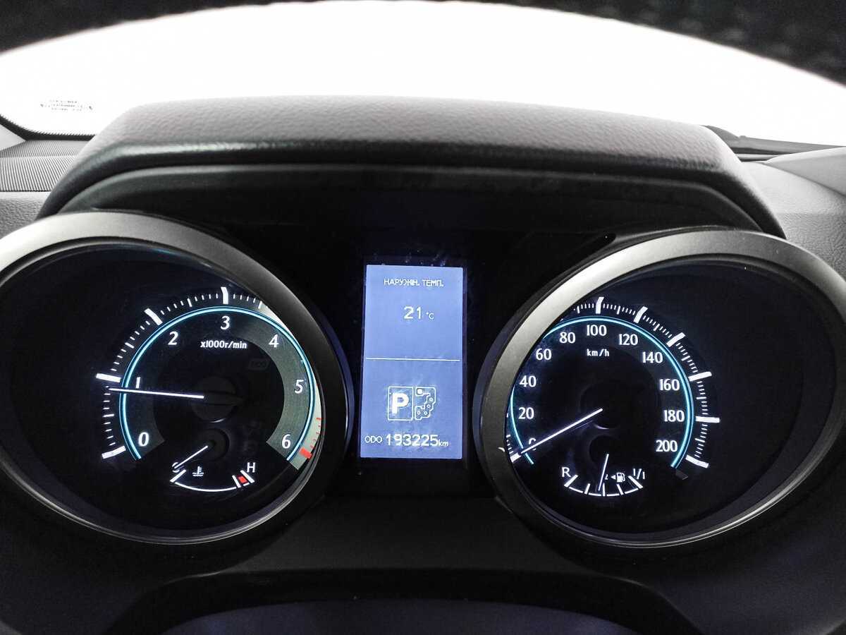 Toyota Land Cruiser Prado с пробегом — 2011 год. Фото: #12